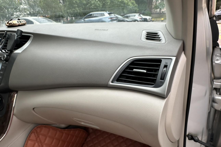 日产 轩逸 2012款 1.6XL CVT豪华版局部细节9009