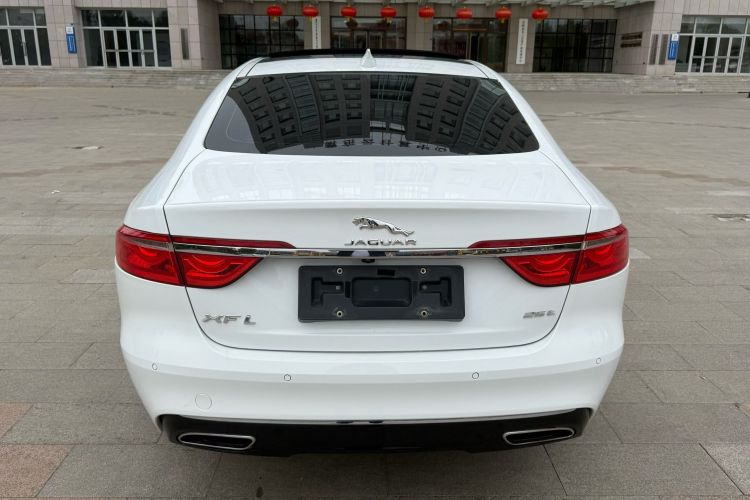 捷豹XFL 2018款 XFL 2.0T 250PS 尊享版车身外观6004