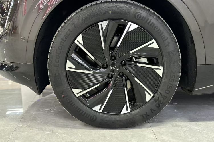 阿维塔07 2024款 Pro+纯电版车身外观6005