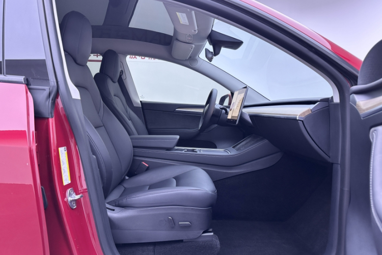 特斯拉 Model Y 2021款 改款 长续航全轮驱动版 3D5局部细节41