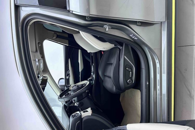 领克02 2022款 1.5TD DCT耀Pro中控内饰7001