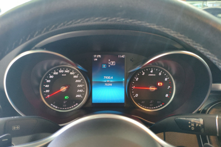 奔驰C级 2019款 C 180 L 动感型运动版中控内饰15