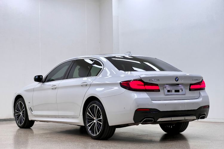 宝马5系 2022款 改款 530Li 领先型 M运动套装车身外观6003