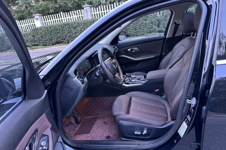 宝马3系 2021款 改款 320Li M运动套装中控内饰7003