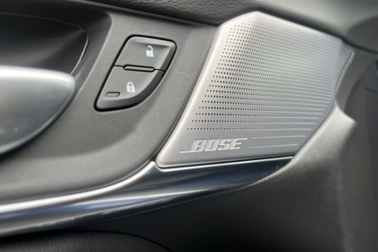 凯迪拉克CT4 2023款 28T 豪华型中控内饰7004