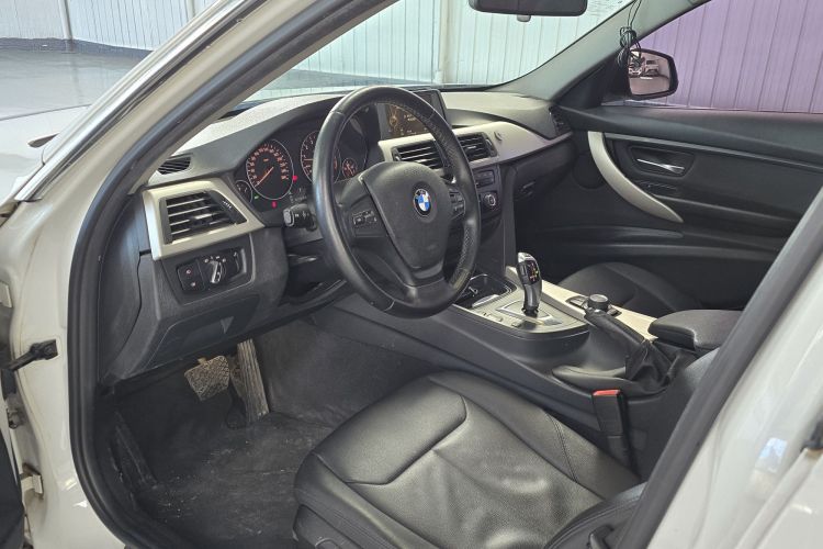 宝马3系 2015款 320Li 超悦版时尚型中控内饰7001