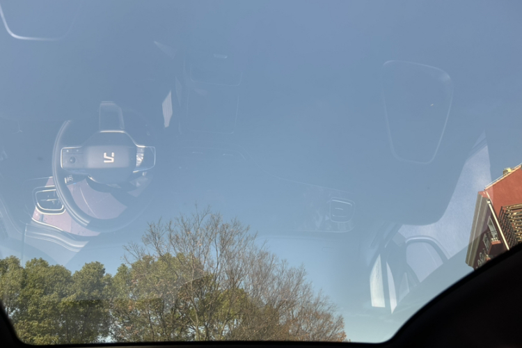 飞凡汽车 飞凡R7 2025款 长续版中控内饰7015