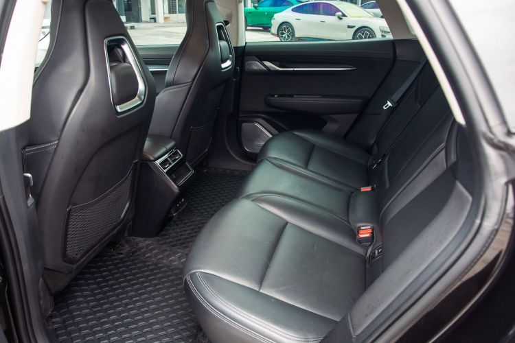 极氪001 2022款 超长续航单电机 WE版中控内饰7011