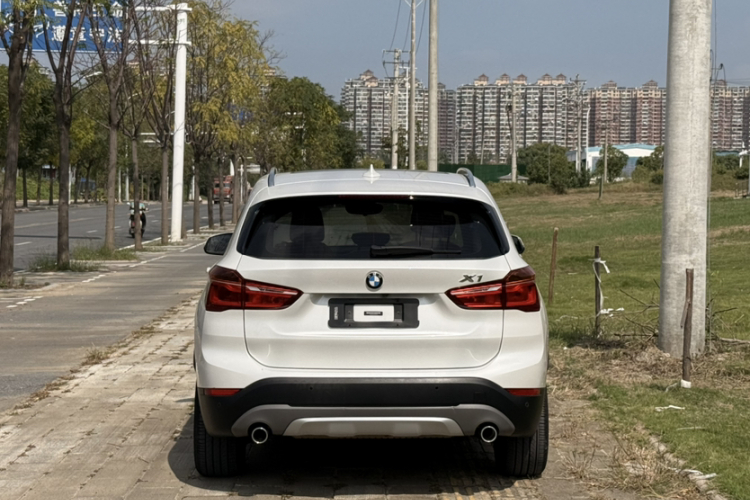 宝马X1 2018款 xDrive20Li 尊享型车身外观6004