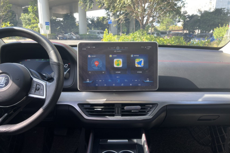 比亚迪 唐新能源 2019款 DM 2.0T 全时四驱智联创领型 7座 国VI中控内饰7003