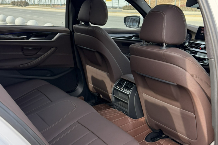 宝马5系 2020款 525Li M运动套装中控内饰7004