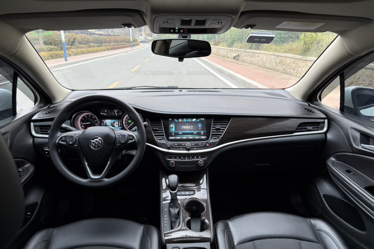 别克 威朗 2019款 三厢 20T 双离合领先型中控内饰7004