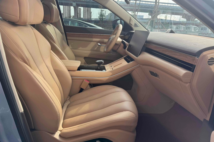 鸿蒙智行 问界M7 2024款 1.5T 智驾四驱Max版 6座中控内饰7001