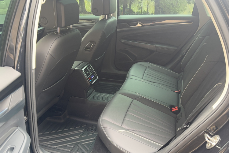 大众 帕萨特 2024款 330TSI 精英版中控内饰7002