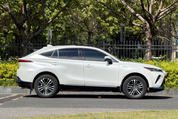 丰田 威飒 2022款 双擎 2.5L CVT两驱豪华版车身外观6003