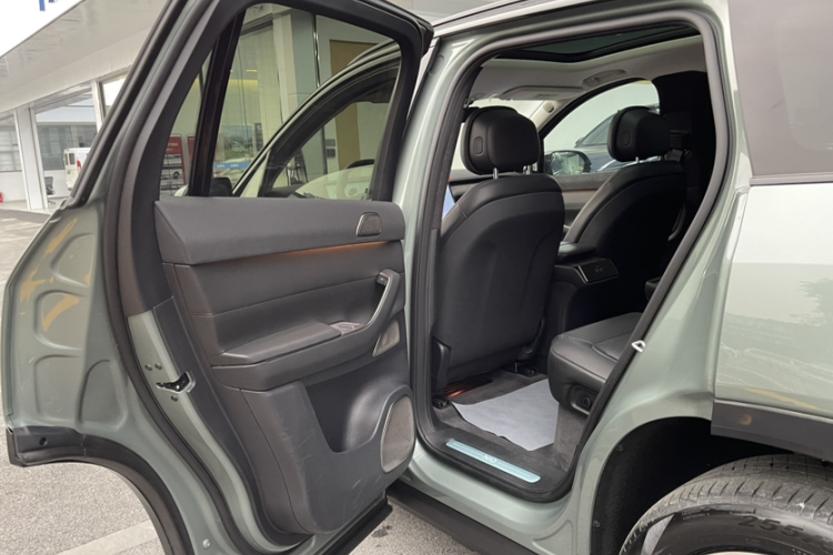 蔚来ES7 2022款 100kWh中控内饰7004