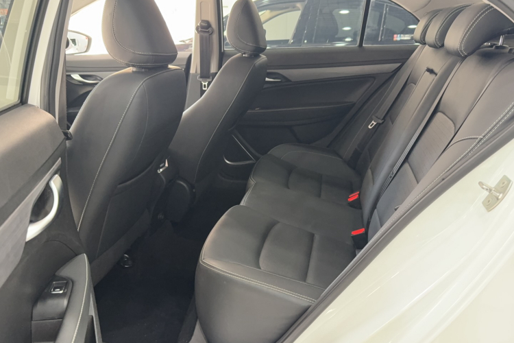 吉利汽车 帝豪 2021款 UP 1.5L CVT豪华型中控内饰7002