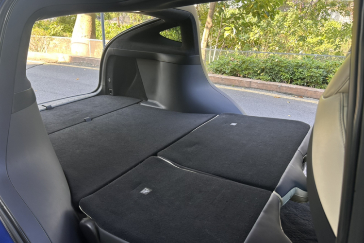 特斯拉 Model X 2019款 长续航版中控内饰7008