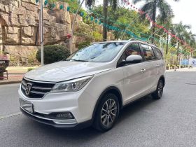 宝骏730 2019款 1.5L 手动时尚型 7座 国VI