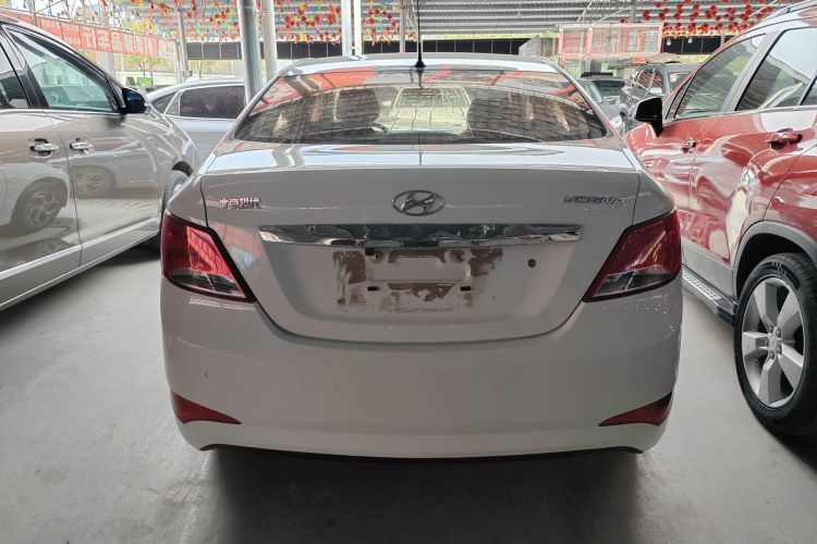 现代 瑞纳 2014款 1.4L 手动智能型GLS车身外观6004