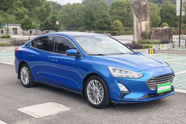 福特 福克斯 2020款 三厢 EcoBoost 180 自动锋耀型车身外观6002