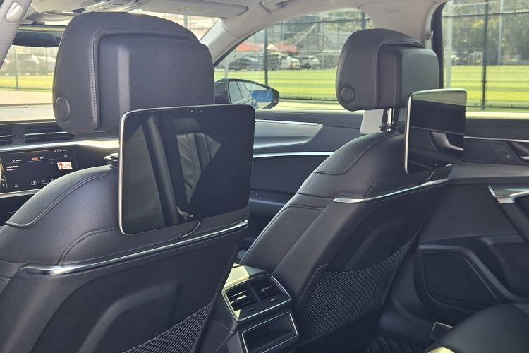 奔驰GLC 2020款 GLC 300 L 4MATIC 动感型中控内饰7011