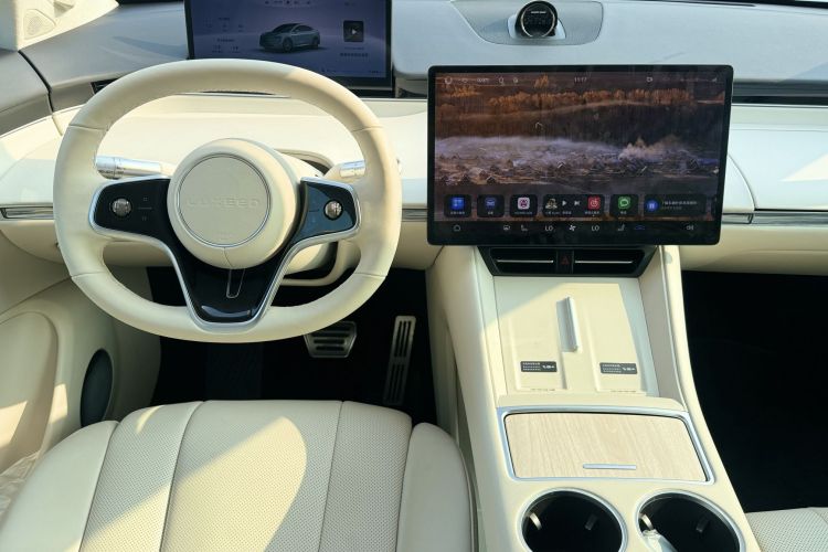 鸿蒙智行 智界R7 2025款 增程 251km Max中控内饰7002