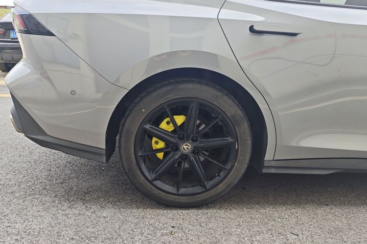 长安UNI-V 2022款 1.5T 智慧领航型车身外观6007