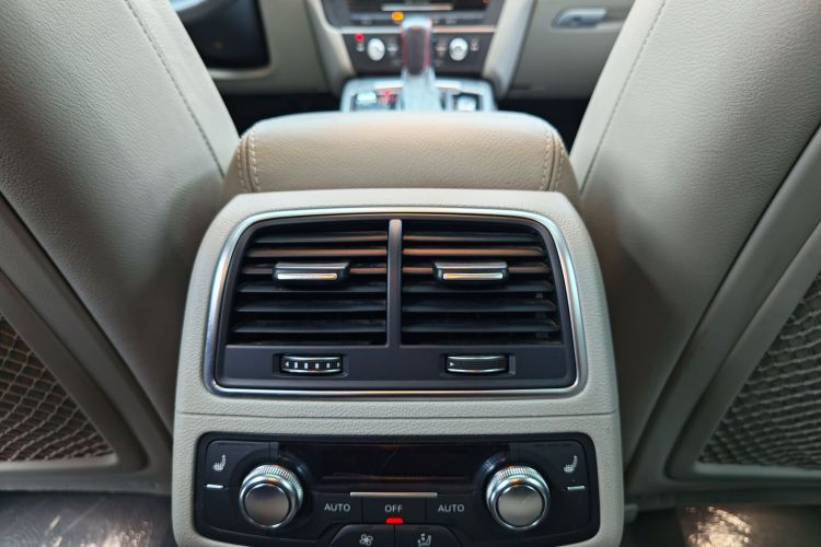 奥迪A6L 2016款 45 TFSI quattro 运动型中控内饰7009