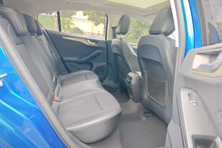 福特 福克斯 2020款 两厢 EcoBoost 180 自动锋潮型中控内饰7001