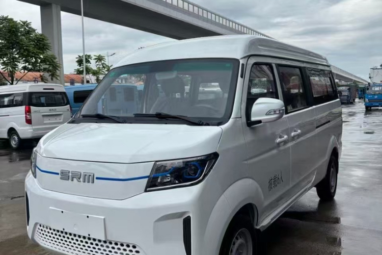SRM鑫源 好运 2025款 标准型 宁德38.64kWh 270KM 6座车身外观6005