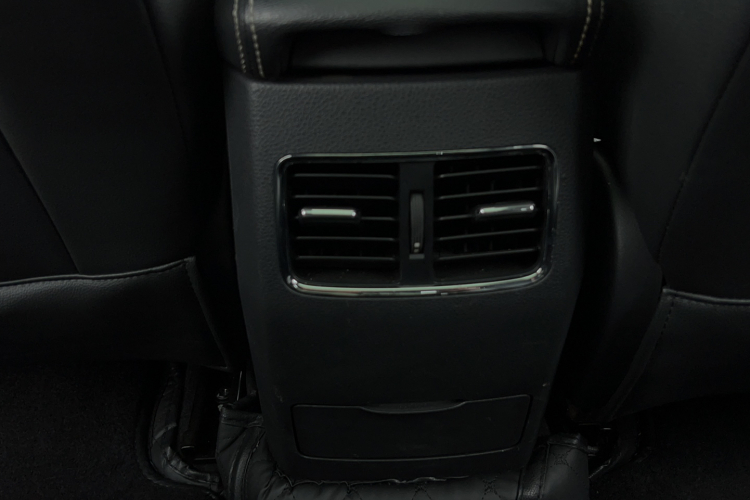 荣威RX5 2016款 20T 两驱自动互联网智享版中控内饰7014