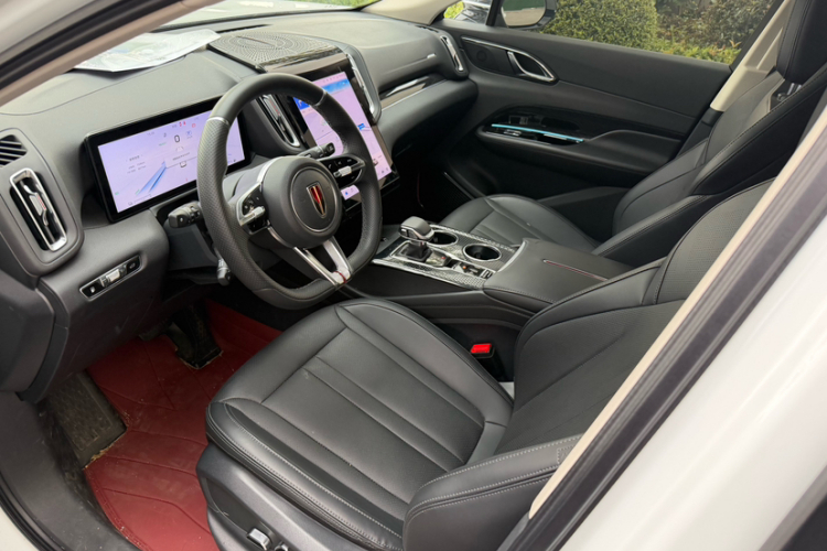 红旗HS3 PHEV 2024款 PHEV 115km 劲为版中控内饰7002