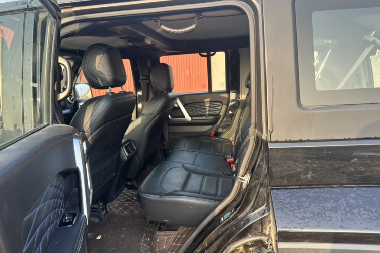 北京越野 北京BJ40 2019款 2.3T 自动四驱城市猎人版旗舰型 国VI中控内饰7006