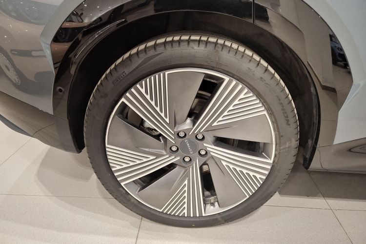 领克08 EM-P 2025款 220km 四驱性能Halo车身外观6006