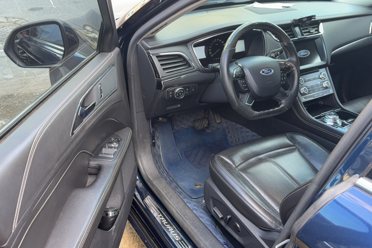 福特 金牛座 2016款 EcoBoost 180 豪华型中控内饰7002