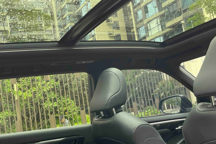 丰田 皇冠陆放 2022款 2.5L HEV四驱旗舰版中控内饰7004