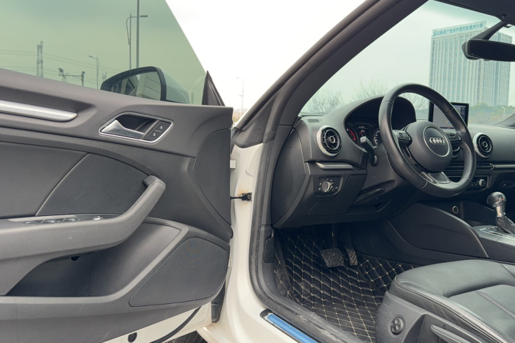 奥迪A3(进口) 2015款 Cabriolet 40 TFSI中控内饰7002
