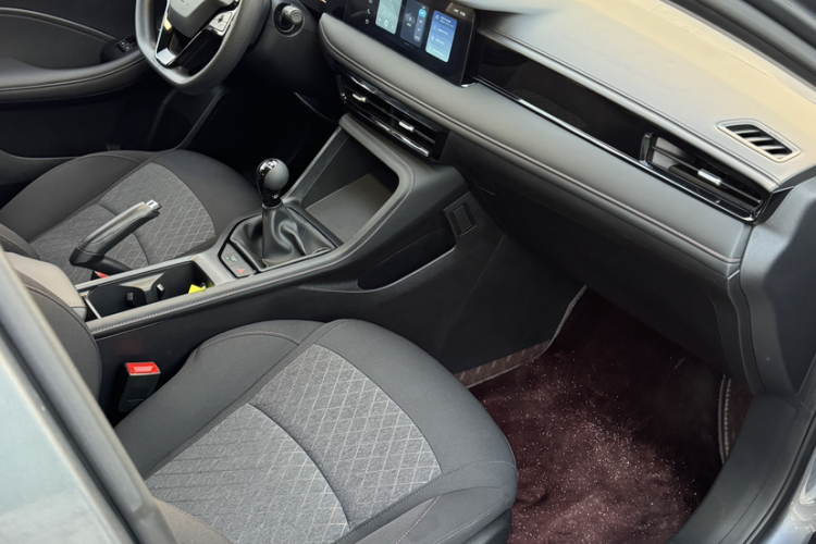 荣威i5 2023款 1.5L 手动舒享版局部细节41