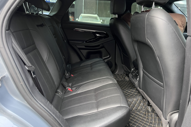 路虎 揽胜极光 2020款 249PS R-DYNAMIC S 曜黑运动版中控内饰7006