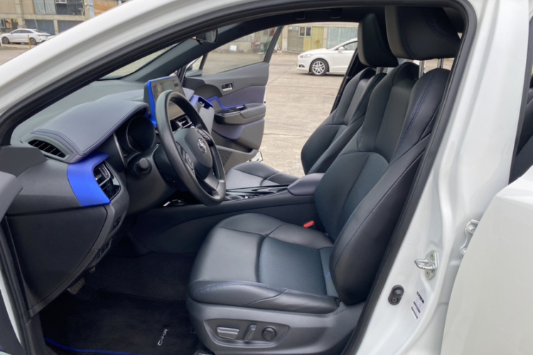 丰田C-HR 2020款 2.0L 领先版中控内饰7005