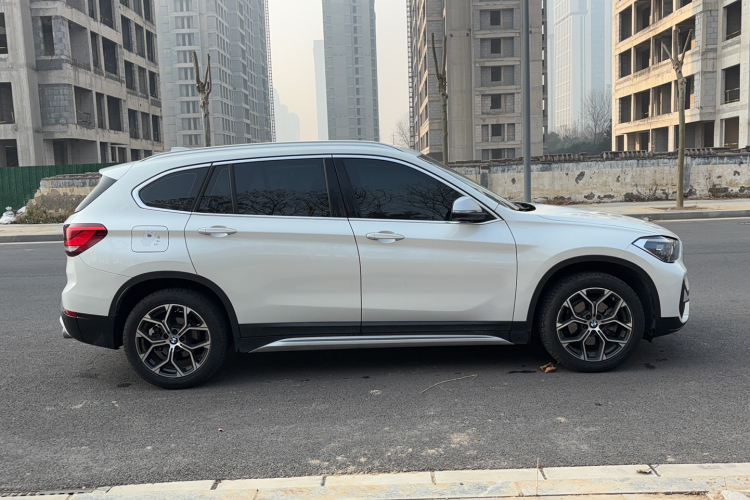 宝马X1 2022款 sDrive20Li 时尚型车身外观6003