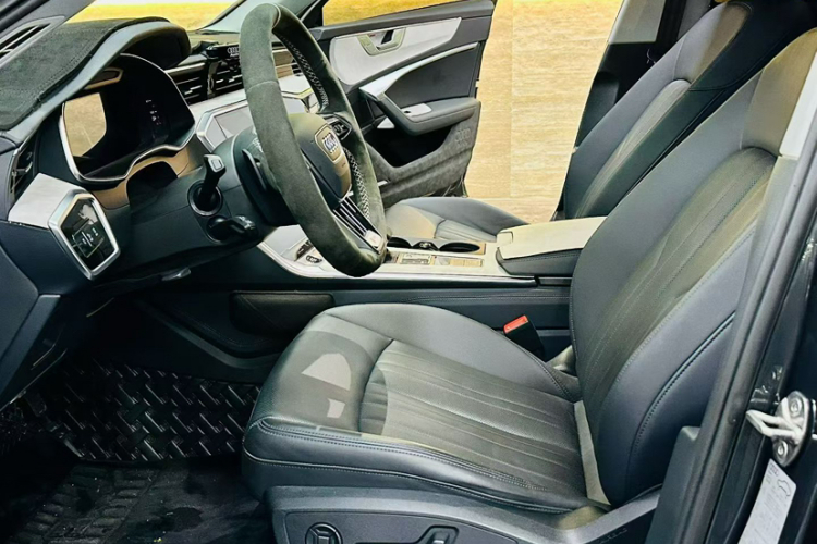 奥迪A6(进口) 2023款 allroad quattro 55 TFSI 尊享越野型中控内饰7003