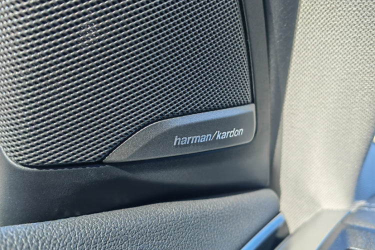 宝马iX3 2023款 创领型中控内饰7010