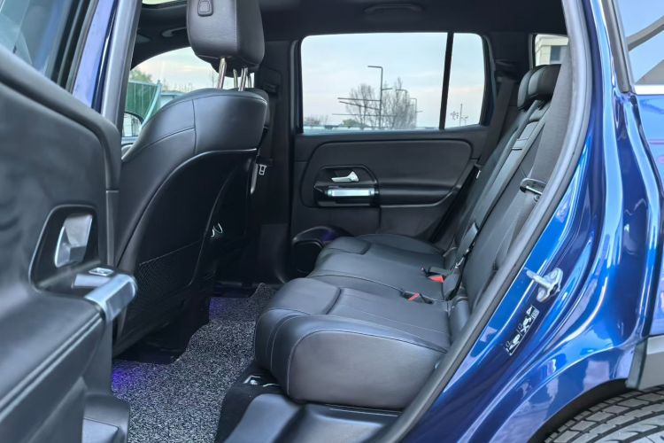 奔驰EQB 2022款 EQB 260中控内饰7004