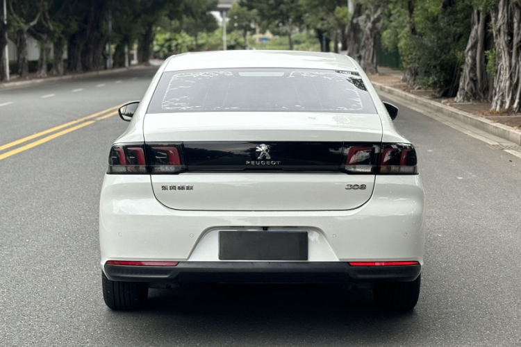 标致308 2016款 1.6L 自动豪华版车身外观6009