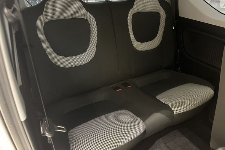 五菱汽车 宏光MINIEV 2024款 第三代 215km 进阶版中控内饰7002