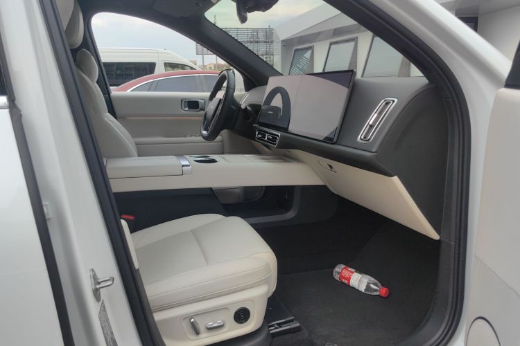 理想汽车 理想L6 2024款 Max中控内饰7005