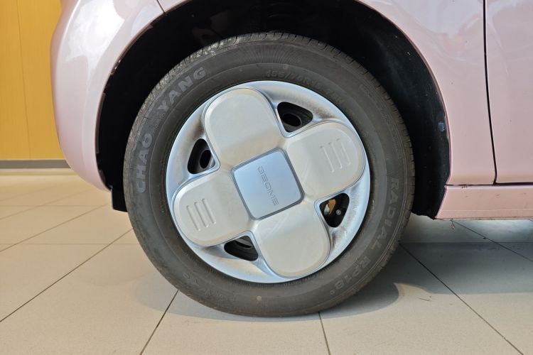 吉利银河 2024款 熊猫mini 200km 耐力熊车身外观6009