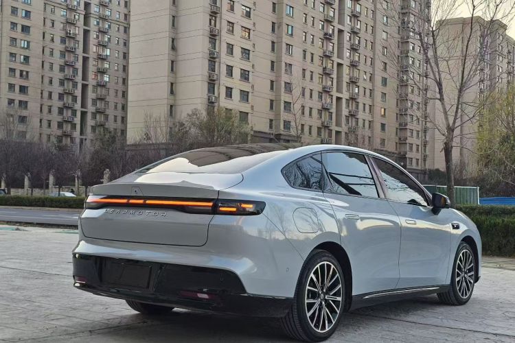 零跑汽车 零跑B01 2025款 650激光雷达版车身外观6008